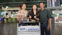 Huỳnh Như xây nhà 3 tầng, mua ô tô 'xịn' tặng bố mẹ